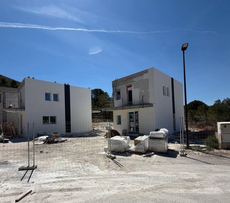 Villa de nueva construcción con 3 dormitorios y piscina privada cerca de Benidorm a la venta(Finestrat)