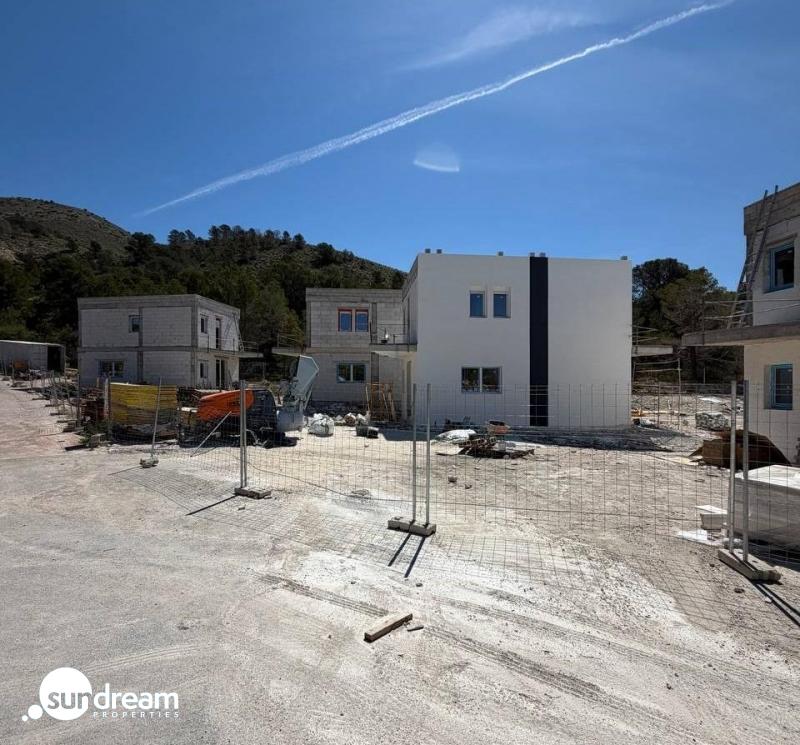 g_42823-17-20 Villa de nueva construcción con 3 dormitorios y piscina privada cerca de Benidorm a la venta(Finestrat)