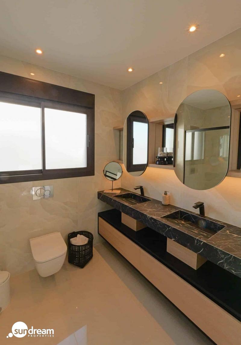 Villa llave en mano con 3 dormitorios, piscina privada y totalmente amueblada en venta en Ciudad Quesada