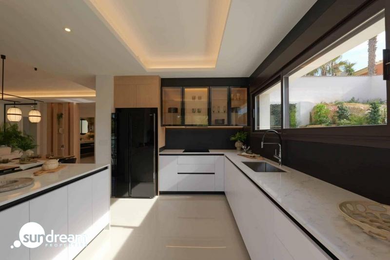 Villa llave en mano con 3 dormitorios, piscina privada y totalmente amueblada en venta en Ciudad Quesada