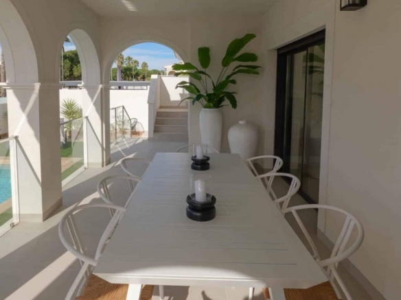 Villa llave en mano con 3 dormitorios, piscina privada y totalmente amueblada en venta en Ciudad Quesada