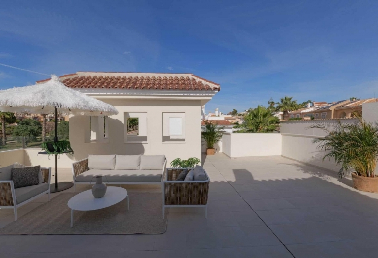 Villa llave en mano con 3 dormitorios, piscina privada y totalmente amueblada en venta en Ciudad Quesada