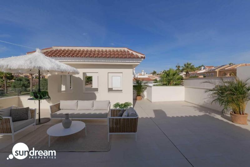 Villa llave en mano con 3 dormitorios, piscina privada y totalmente amueblada en venta en Ciudad Quesada