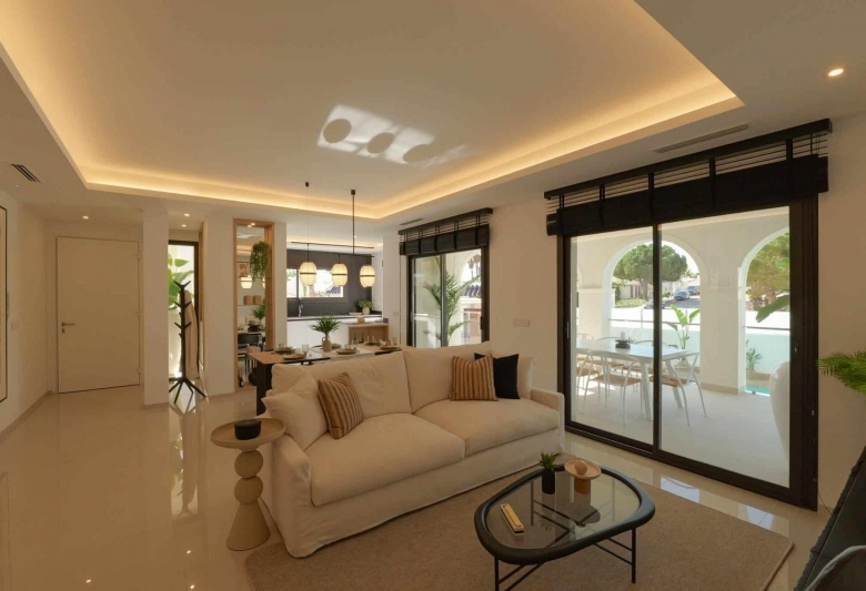 Villa llave en mano con 3 dormitorios, piscina privada y totalmente amueblada en venta en Ciudad Quesada