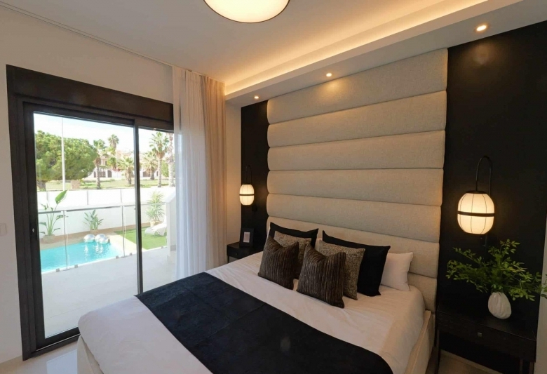 Villa llave en mano con 3 dormitorios, piscina privada y totalmente amueblada en venta en Ciudad Quesada