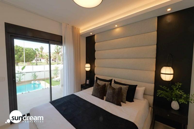 g_42881-11-8 Villa llave en mano con 3 dormitorios, piscina privada y totalmente amueblada en venta en Ciudad Quesada