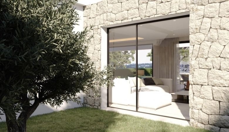 Villa de 4 dormitorios con piscina privada a la venta en Finestrat.