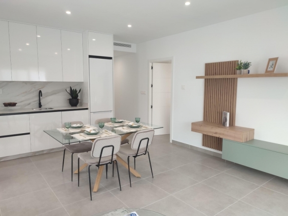 Villa de una sola planta con 3 dormitorios con piscina privada a la venta en Balsicas(Murcia)