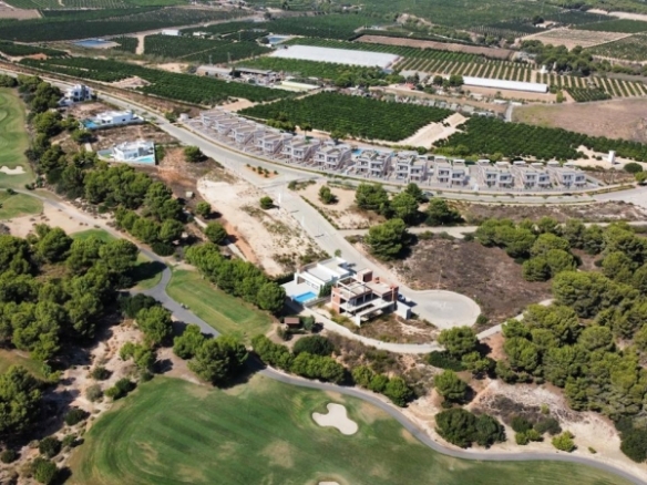 Bungalow de planta alta de 3 dormitorios con solarium privado a la venta en campo de golf(Pilar de la Horadada)