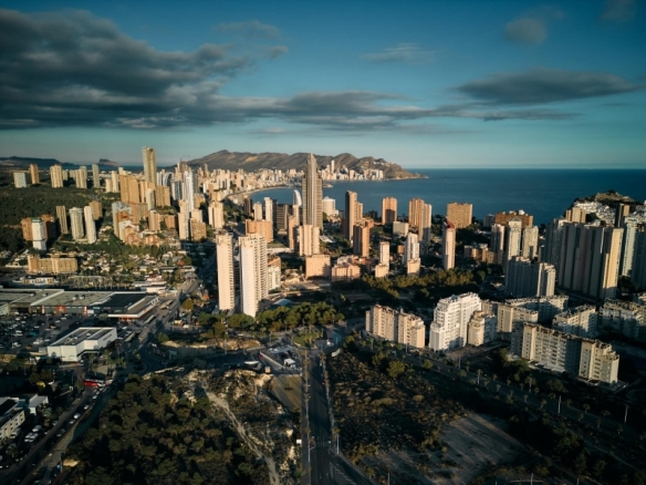 Apartamento de nueva construcción con 3 dormitorios a solo 900m de la playa en Villajoyosa