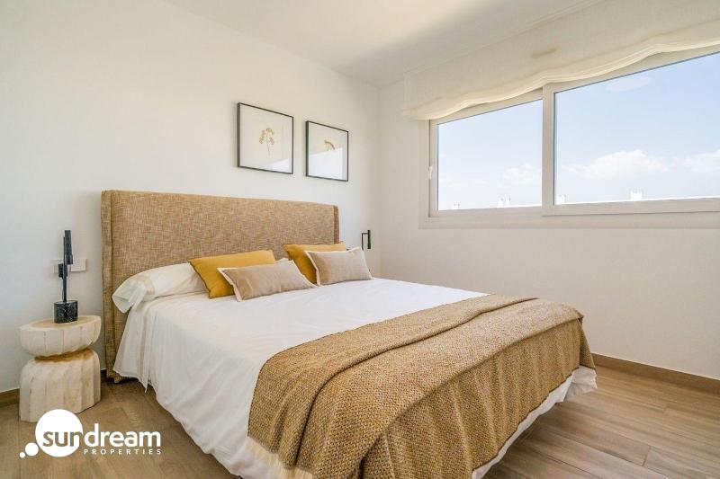 g_43071-6-18 Bungalow de planta alta con 2 dormitorios y solarium privado en Vistabella Golf(Orihuela)