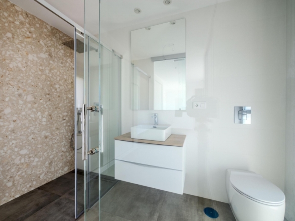 Villa de 4 dormitorios con piscina privada y vistas al golf en Algorfa