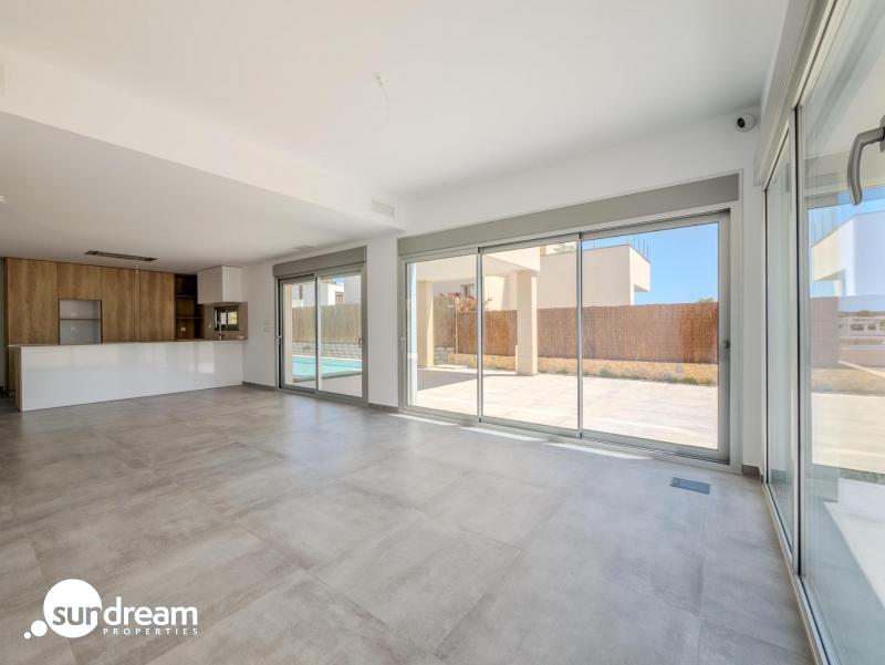 g_43073-13-3 Villa de 4 dormitorios con piscina privada y vistas al golf en Algorfa