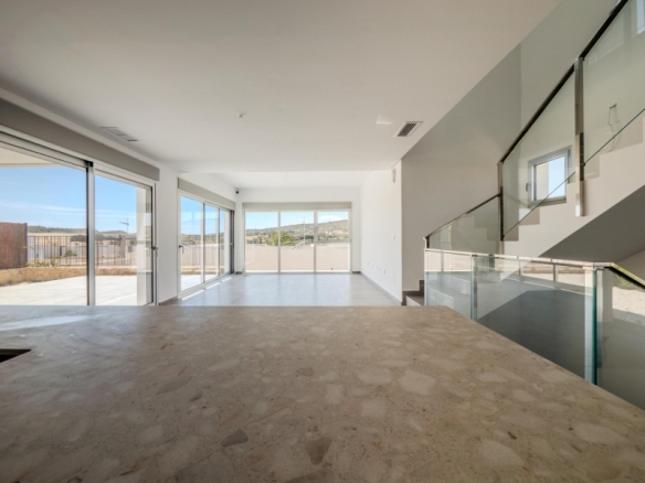 Villa de 4 dormitorios con piscina privada y vistas al golf en Algorfa