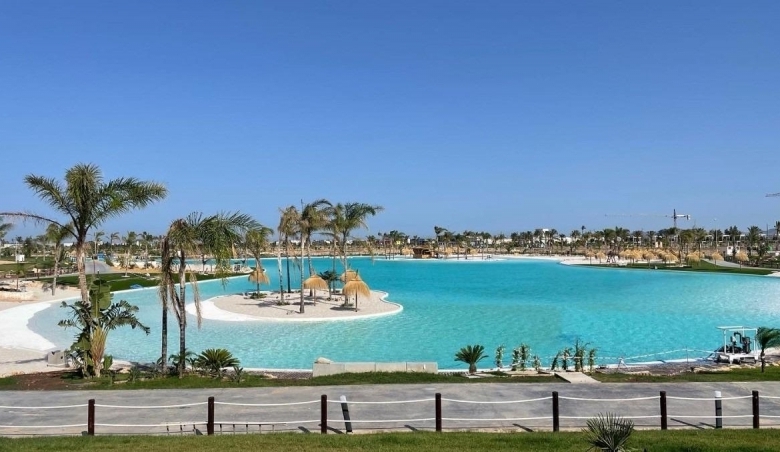 Villa de 3 dormitorios con sótano y piscina privada a la venta en Los Alcázares – Murcia