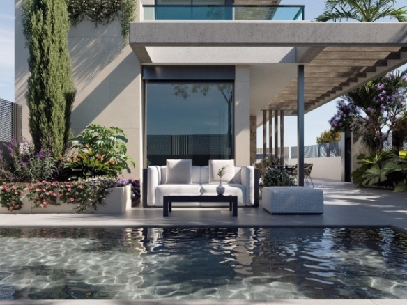 Villa de 3 dormitorios con sótano y piscina privada a la venta en Los Alcázares – Murcia