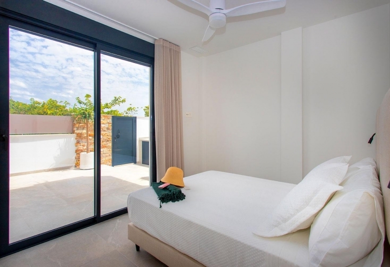 VILLAS PAREADAS EN UNA SOLA PLANTA DE NUEVA CONSTRUCCIÓN EN SUCINA