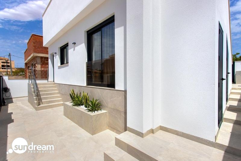 VILLAS PAREADAS EN UNA SOLA PLANTA DE NUEVA CONSTRUCCIÓN EN SUCINA
