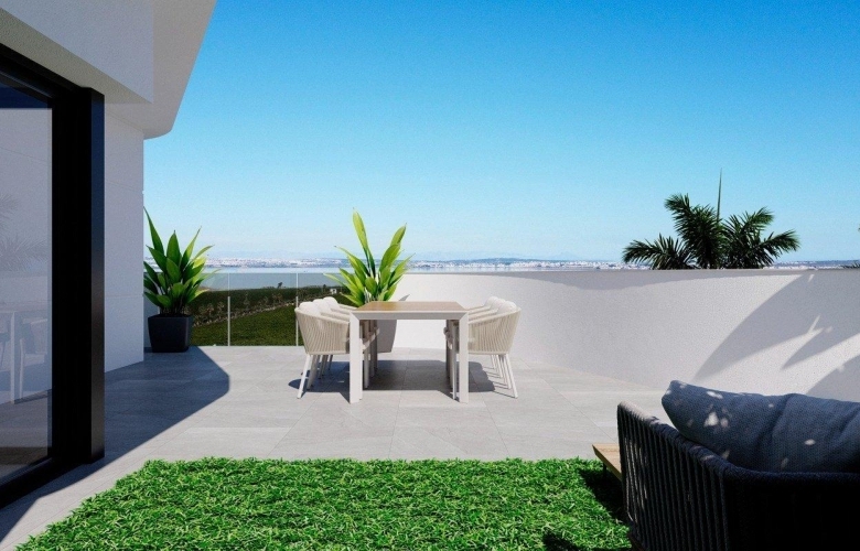 MAGNIFICA VILLA PAREADA DE 3 DORM. DE NUEVA CONSTRUCCIÓN CON SÓTANO EN LOS BALCONES(TORREVIEJA)