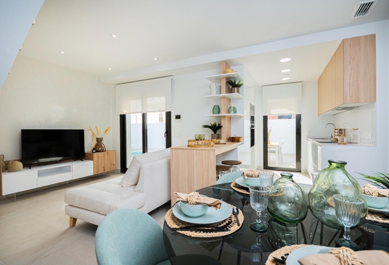 MAGNIFICA VILLA PAREADA DE 3 DORM. DE NUEVA CONSTRUCCIÓN CON SÓTANO EN LOS BALCONES(TORREVIEJA)