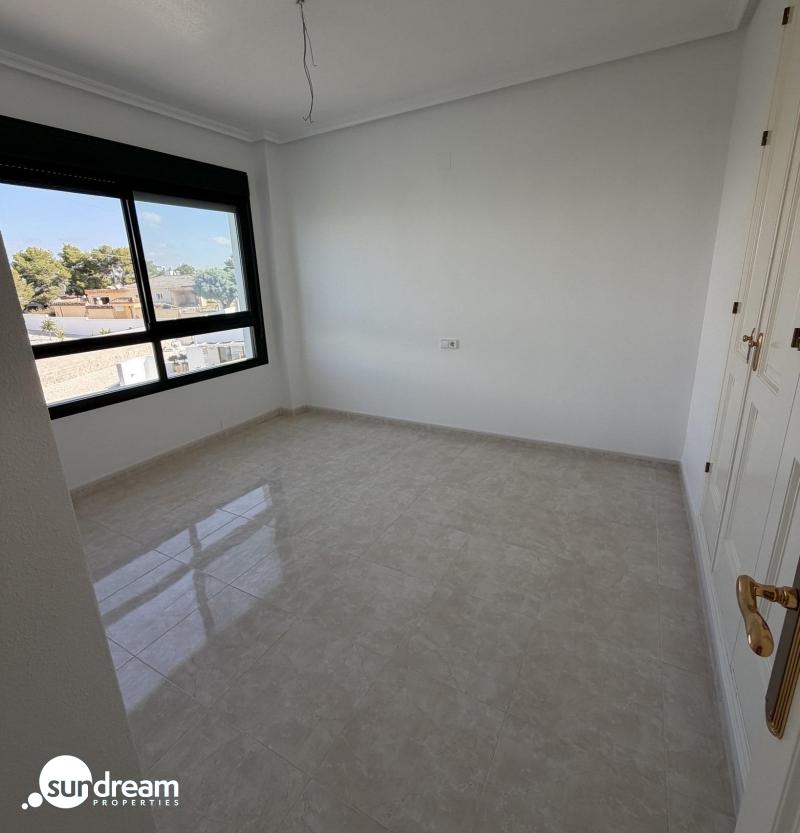 Apartamento de 2 dormitorios Llave en Mano en Venta en Lomas de Campoamor, Orihuela Costa