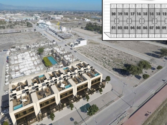 Adosado moderno de 2 dormitorios con piscina comunitaria a la venta en Dolores