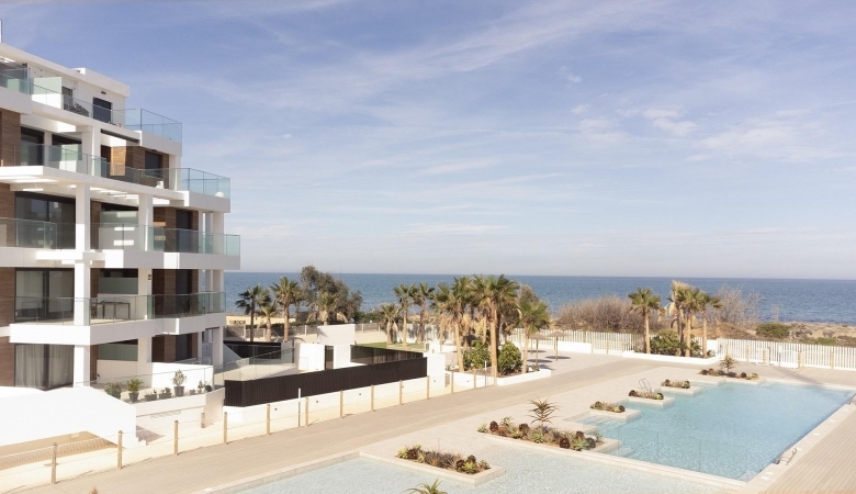 Ático de 2 dormitorios a escasos metros del mar a la venta en Denia(Alicante)