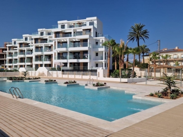 Ático de 2 dormitorios a escasos metros del mar a la venta en Denia(Alicante)