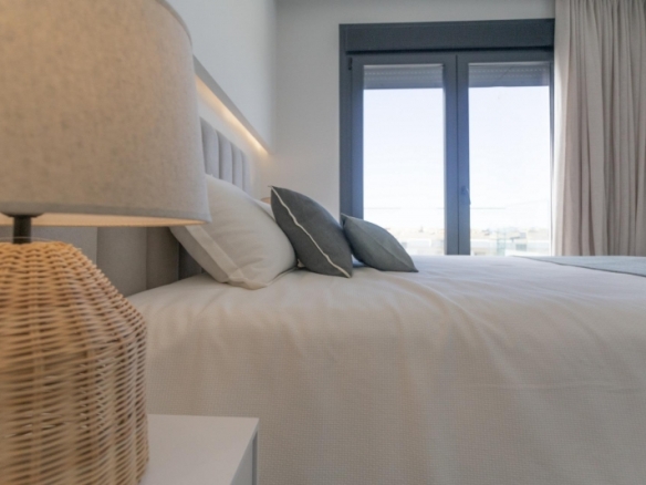 Ático de 2 dormitorios a escasos metros del mar a la venta en Denia(Alicante)