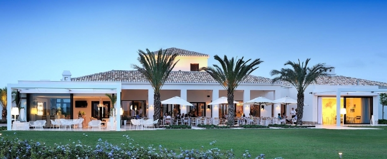 Villa de lujo con piscina y ascensor a la venta en Las Colinas Golf & Country Club(Alicante)