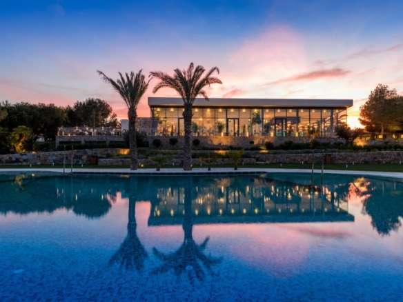 Villa de lujo con piscina y ascensor a la venta en Las Colinas Golf & Country Club(Alicante)