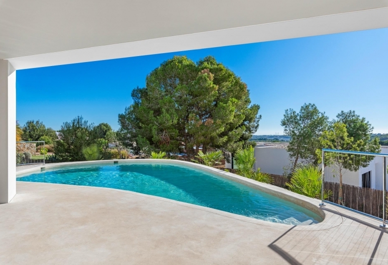 Villa de lujo con piscina y ascensor a la venta en Las Colinas Golf & Country Club(Alicante)