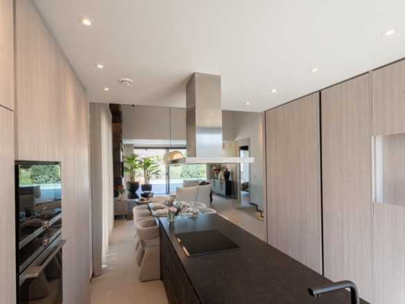 Maginifica villa de nueva construcción con 3 dormitorios en primera línea de campo de golf en La Finca Golf Resort