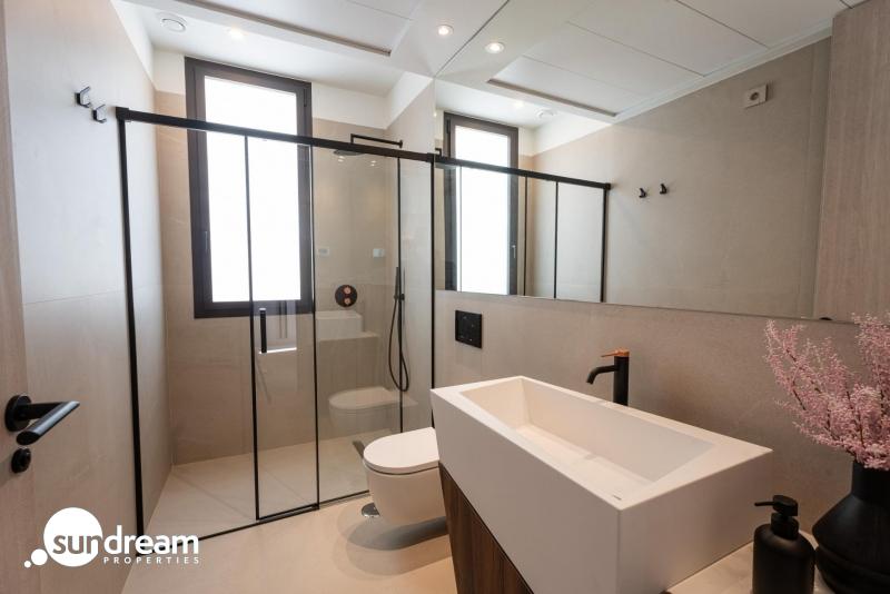 g_43300-14-20 Maginifica villa de nueva construcción con 3 dormitorios en primera línea de campo de golf en La Finca Golf Resort