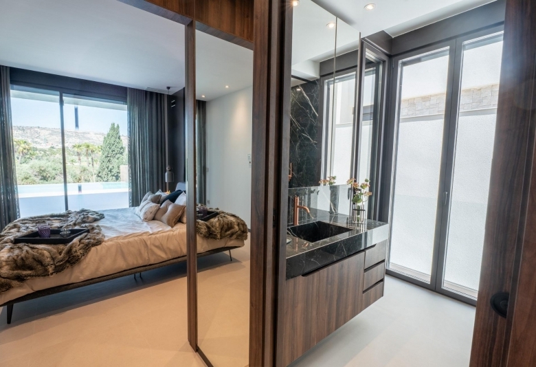 Maginifica villa de nueva construcción con 3 dormitorios en primera línea de campo de golf en La Finca Golf Resort