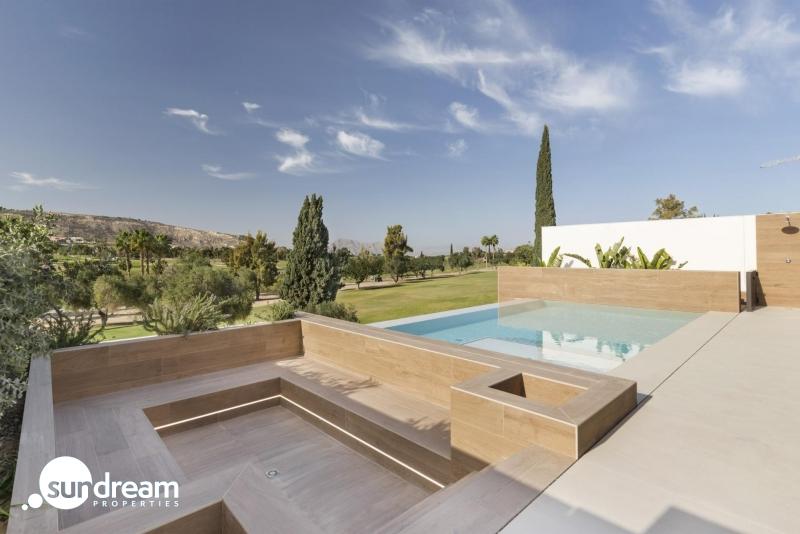 g_43300-14-30 Maginifica villa de nueva construcción con 3 dormitorios en primera línea de campo de golf en La Finca Golf Resort