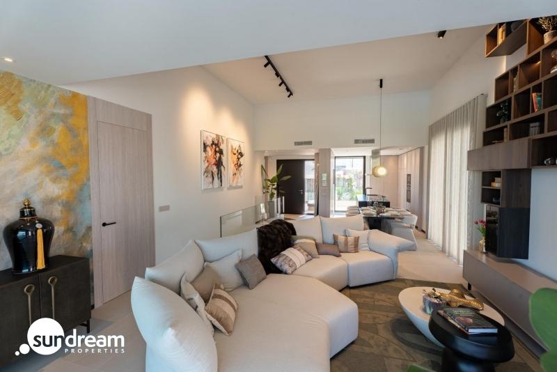 Maginifica villa de nueva construcción con 3 dormitorios en primera línea de campo de golf en La Finca Golf Resort