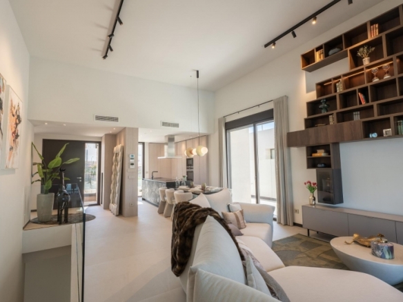 Maginifica villa de nueva construcción con 3 dormitorios en primera línea de campo de golf en La Finca Golf Resort