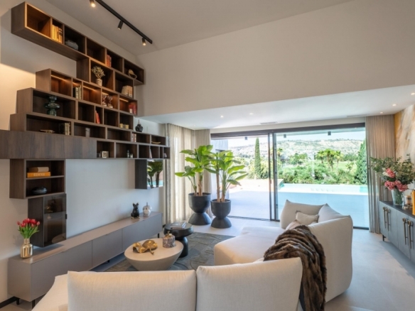 Maginifica villa de nueva construcción con 3 dormitorios en primera línea de campo de golf en La Finca Golf Resort