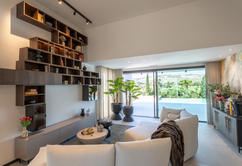 Maginifica villa de nueva construcción con 3 dormitorios en primera línea de campo de golf en La Finca Golf Resort