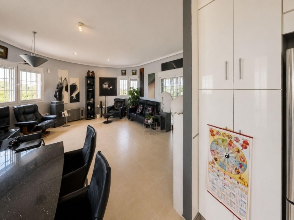 Villa independiente en venta El Oasis San Fulgencio