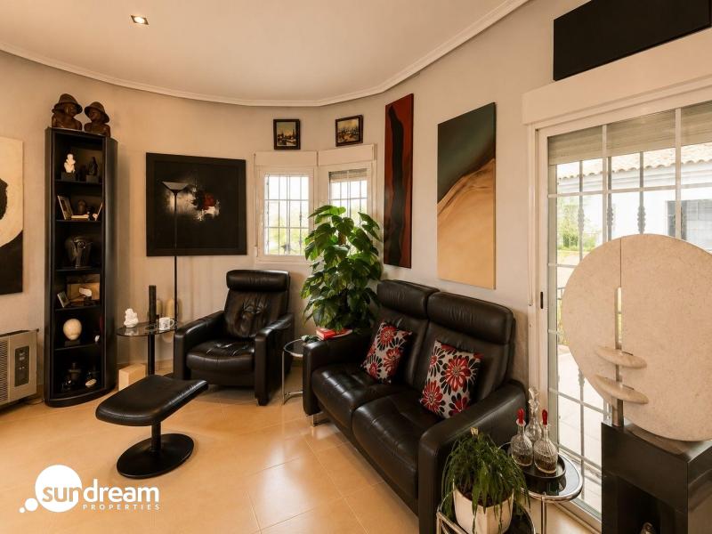 Villa independiente en venta El Oasis San Fulgencio