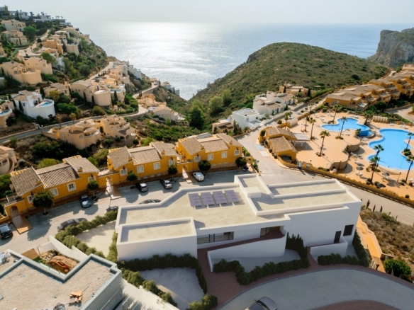 Ático de 2 dormitorios con estupendas vistas panorámicas al mar mediterráneo en Benitatxell