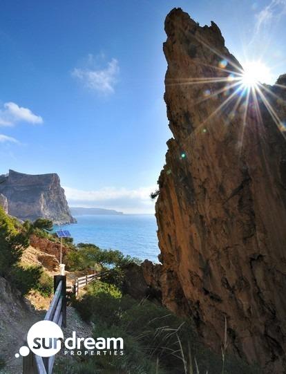 Villa de lujo de 4 dormitorios con piscina infinity y vistas al mar a la venta en Benitachell