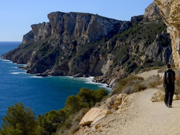 Villa de lujo de 4 dormitorios con piscina infinity y vistas al mar a la venta en Benitachell