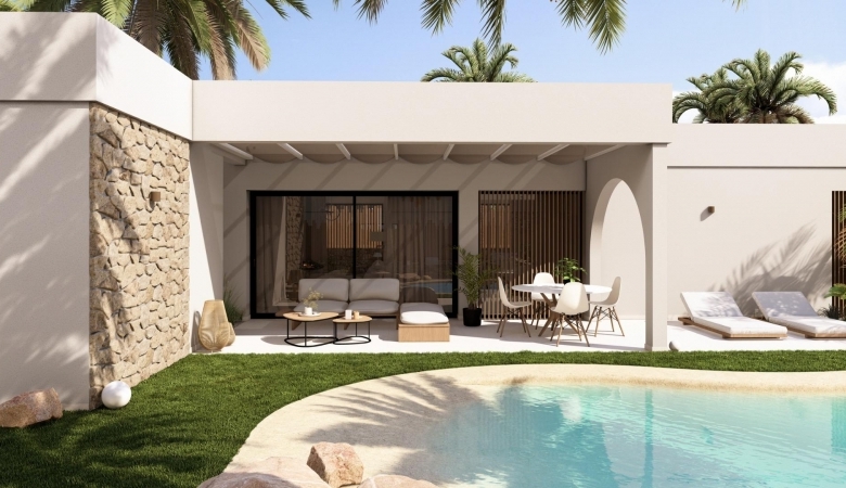 Villa en una planta con 2 dormitorios y piscina privada en golf resort (Murcia)