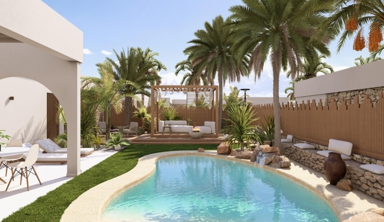 Villa en una planta con 2 dormitorios y piscina privada en golf resort (Murcia)