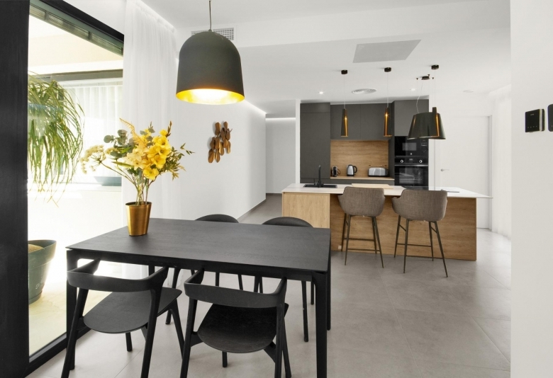 Villa en una sola planta con 3 dormitorios y piscina privada a la venta en resort de golf(Murcia)