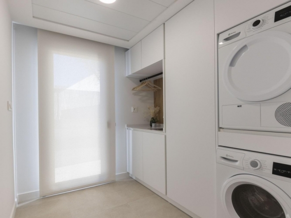 Villa de 3 dormitorios de nueva construcción con piscina privada en campo de golf(Murcia)
