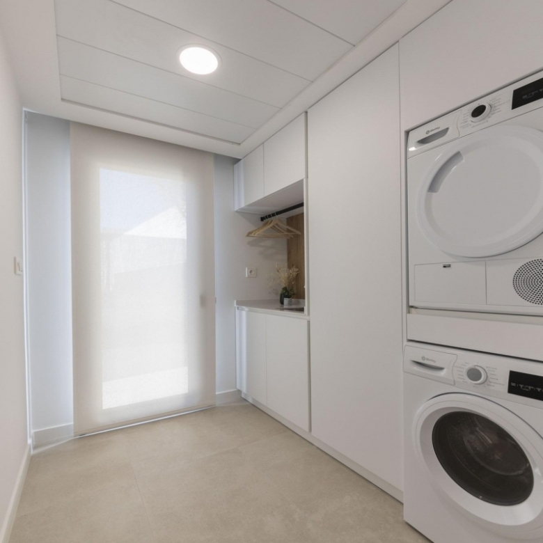 Villa de 3 dormitorios de nueva construcción con piscina privada en campo de golf(Murcia)